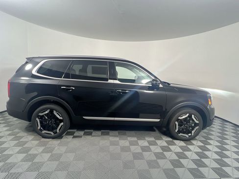 New 2025 Kia Telluride S image 2