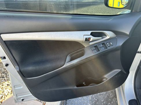 Used 2013 Toyota Matrix S image 10