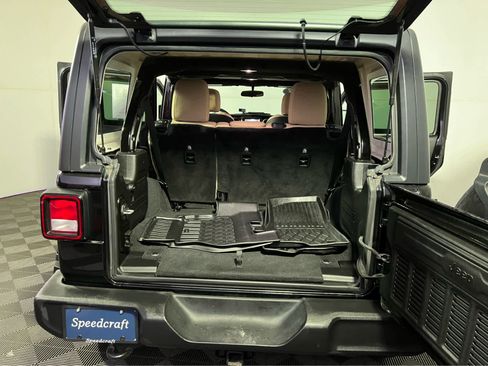 Used 2018 Jeep Wrangler Unlimited Sport S image 24