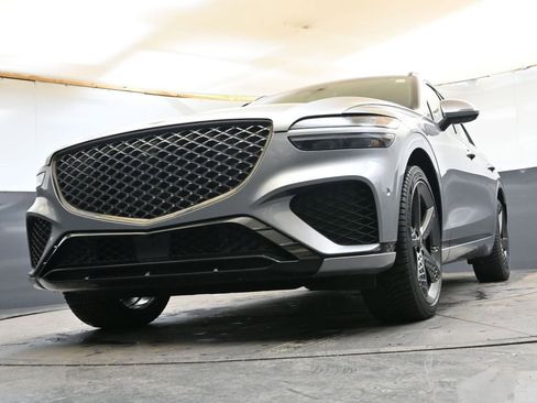 Used 2025 Genesis GV70 2.5T w/ Sport Prestige Package AWD/4WD image 29