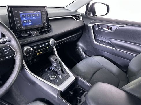 Used 2022 Toyota RAV4 XLE image 36