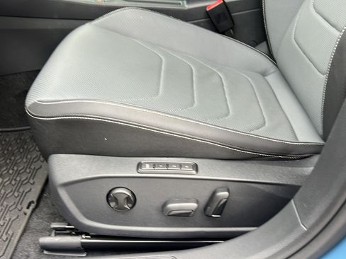 Used 2025 Volkswagen Jetta SEL FWD image 16