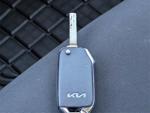 Used 2024 Kia Sportage LX image 28