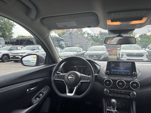 Used 2025 Nissan Sentra SV FWD image 33