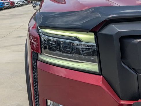 Used 2022 Nissan Frontier Pro-X RWD image 11