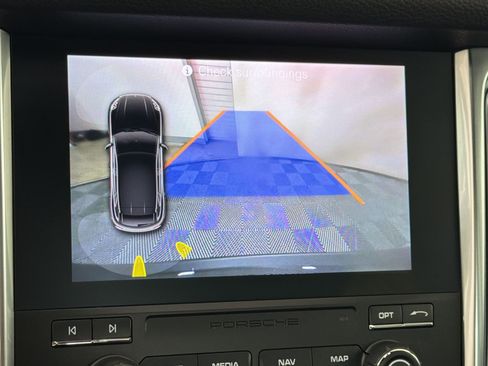 Used 2018 Porsche Macan AWD/4WD image 30