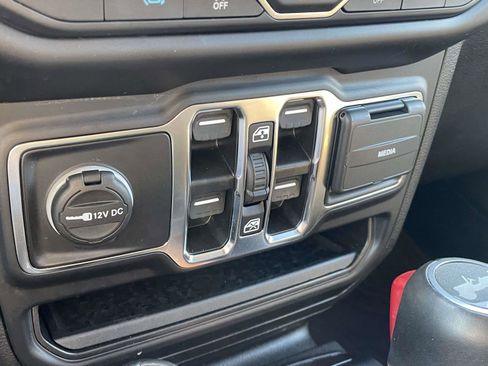 Used 2022 Jeep Wrangler Unlimited Sahara w/ Safety Group image 6