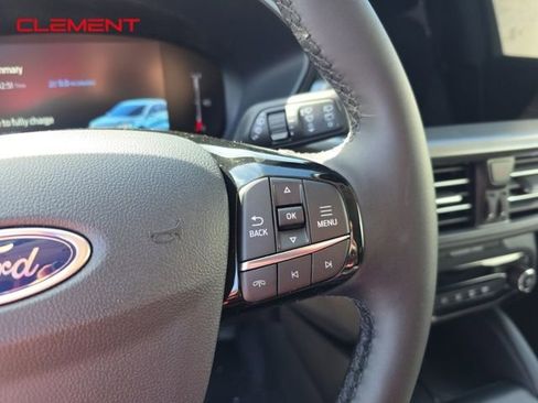 New 2025 Ford Escape SE image 10