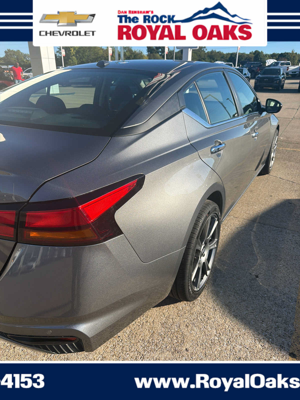 Used 2025 Nissan Altima 2.5 SV FWD image 8