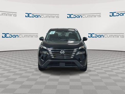 Used 2024 Nissan Rogue S FWD image 3