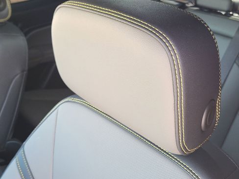 Used 2025 Chevrolet Colorado ZR2 w/ Technology Package image 19