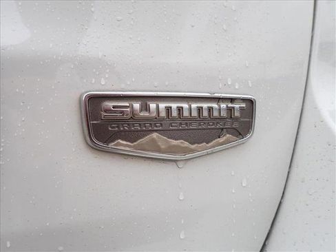 Used 2017 Jeep Grand Cherokee Summit w/ Platinum Series Group image 3