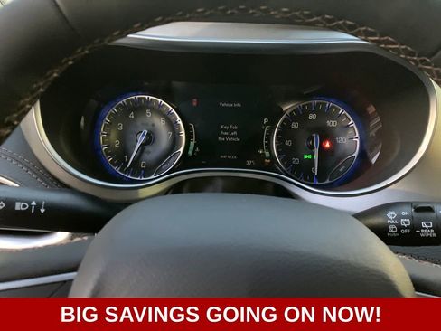 New 2026 Chrysler Pacifica Pinnacle w/ Trailer Tow Group image 15