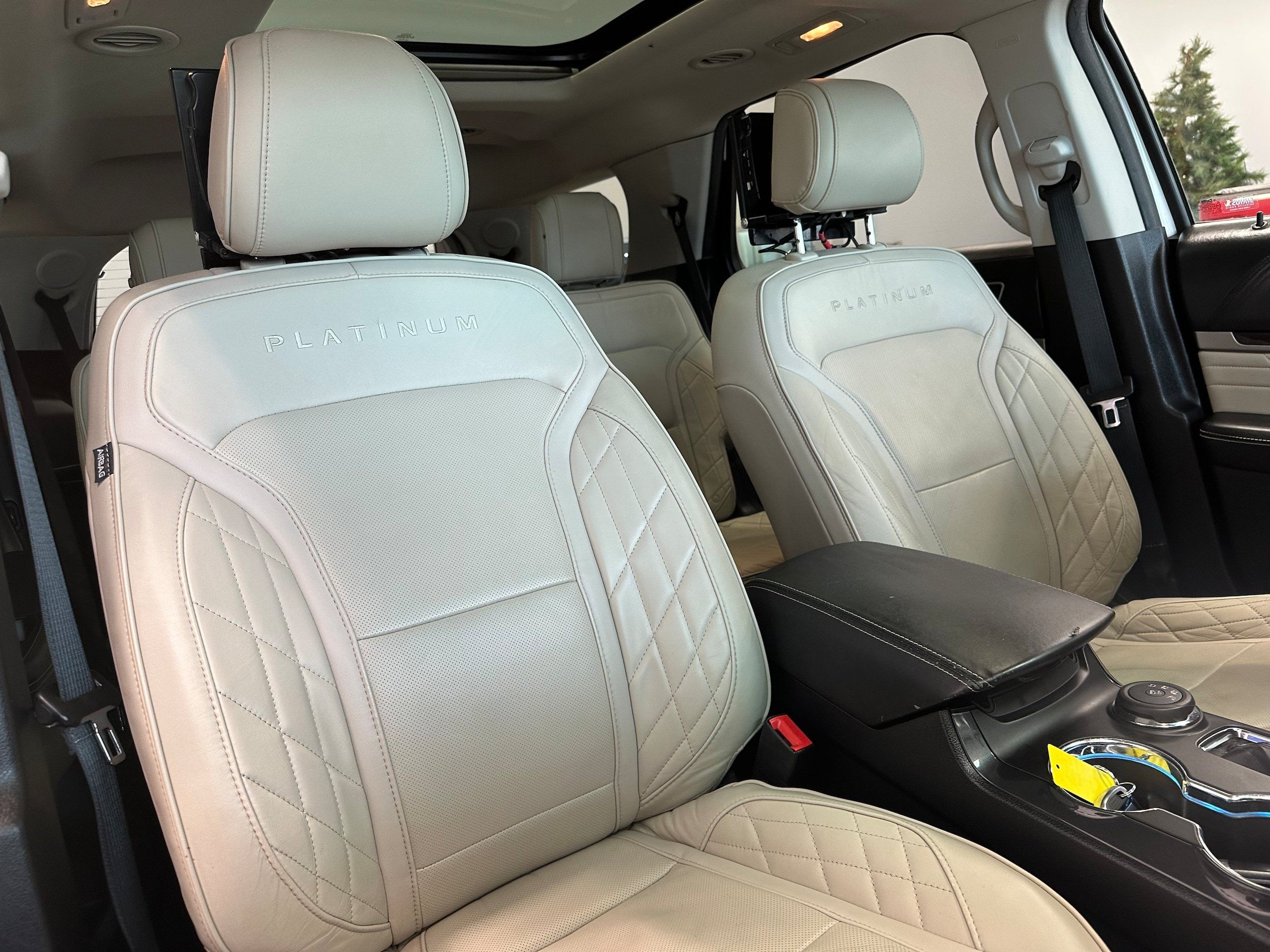 Used 2016 Ford Explorer Platinum AWD/4WD image 18