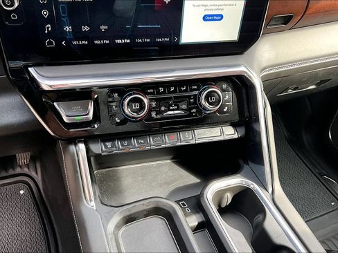 Used 2024 GMC Sierra 2500 Denali Ultimate AWD/4WD image 25