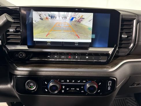 Used 2023 Chevrolet Silverado 1500 LT AWD/4WD image 17