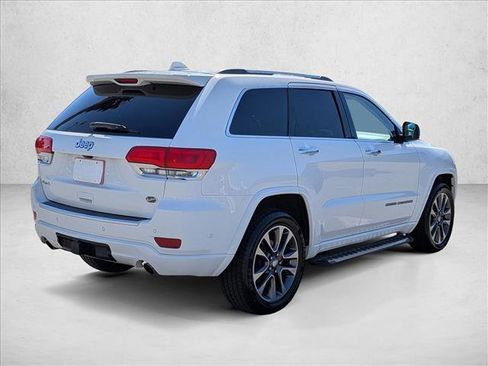Used 2017 Jeep Grand Cherokee Overland w/ Jeep Active Safety Group image 5