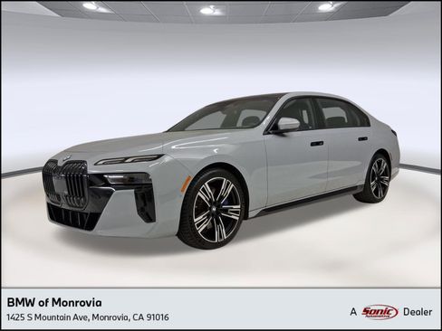 Used 2023 BMW 760i xDrive image 1