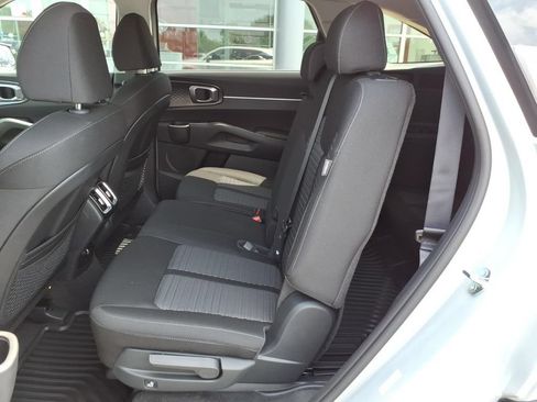 New 2026 Kia Sorento LX FWD image 9