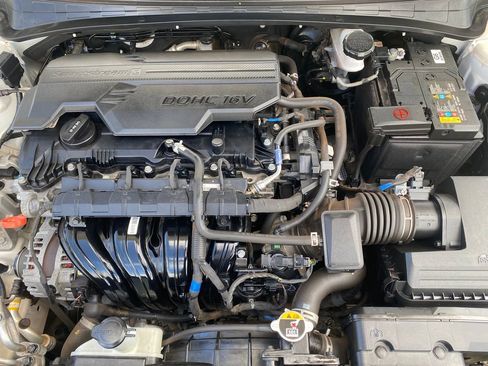 Certified 2024 Hyundai Elantra SEL FWD image 28