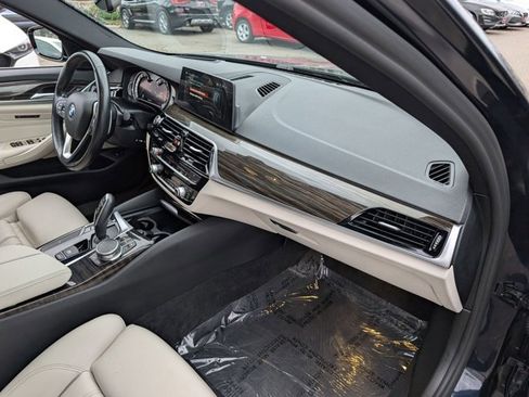 Used 2018 BMW 540i image 21