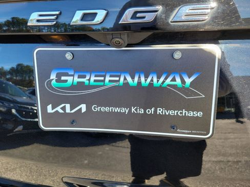 Used 2024 Ford Edge Titanium image 40