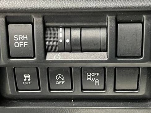 Used 2021 Subaru Crosstrek 2.5i Limited AWD/4WD image 32