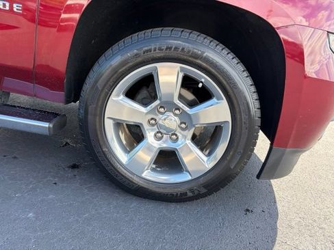 Used 2019 Chevrolet Tahoe LT w/ Luxury Package RWD image 8