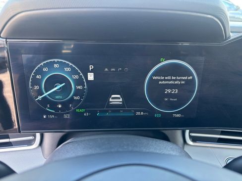 Used 2024 Hyundai Elantra Limited image 33