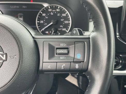 Used 2025 Nissan Pathfinder SV AWD/4WD image 40