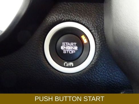 Used 2020 RAM 1500 Big Horn AWD/4WD image 9