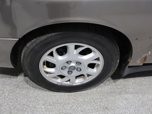 Used 2000 Oldsmobile Intrigue GL FWD image 9