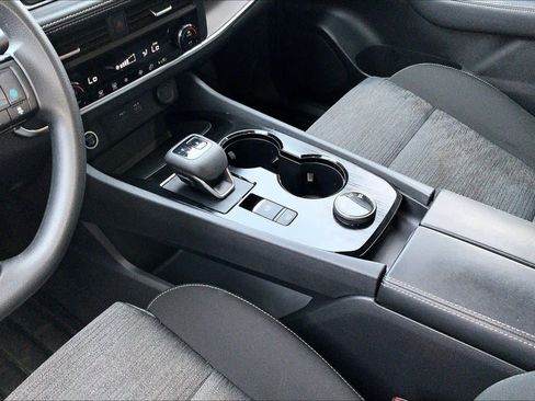 Certified 2023 Nissan Rogue SV image 13