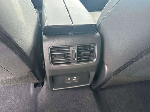 Used 2026 Nissan Rogue SV image 12