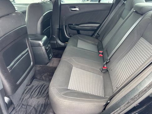 Used 2018 Dodge Charger R/T w/ Blacktop Package RWD image 16