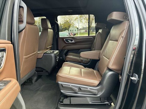 Certified 2023 Chevrolet Suburban High Country image 26