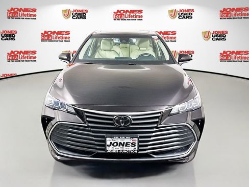 Certified 2020 Toyota Avalon XLE w/ Moonroof Package image 12