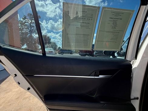 Used 2021 Toyota Camry XSE image 10