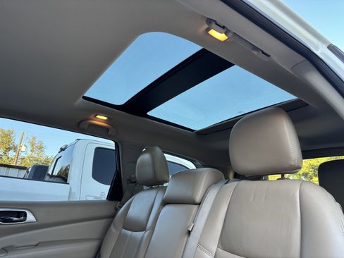 Used 2015 Nissan Pathfinder SL w/ SL Premium Package image 56