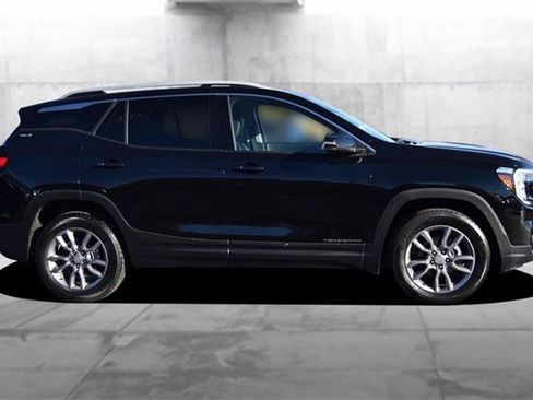 Used 2024 GMC Terrain SLT image 5