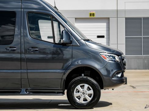 Used 2023 Mercedes-Benz Sprinter 2500 image 18