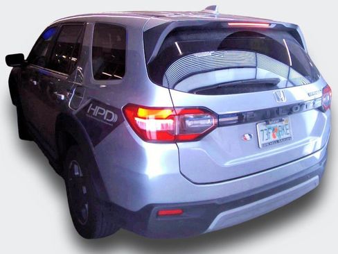 Used 2023 Honda Pilot EX-L image 11