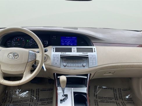 Used 2010 Toyota Avalon XLS image 9