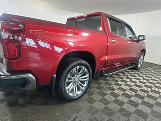 Used 2022 Chevrolet Silverado 1500 LTZ w/ LTZ Premium Package AWD/4WD video 3