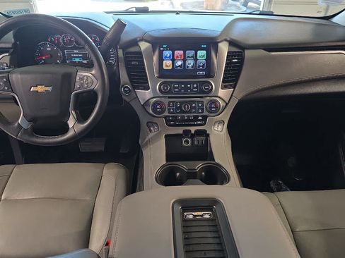 Used 2017 Chevrolet Tahoe LT w/ Luxury Package AWD/4WD image 4