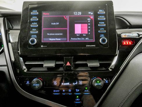 Used 2022 Toyota Camry LE image 24