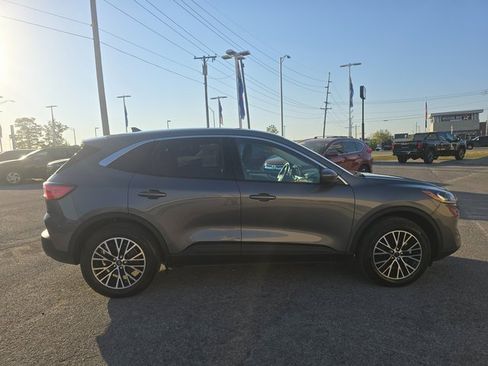 Used 2022 Ford Escape SEL image 4