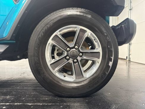 Used 2020 Jeep Wrangler Unlimited Sahara AWD/4WD image 9