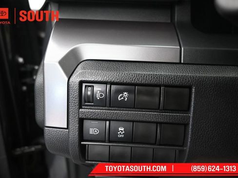Used 2025 Toyota Tacoma SR5 AWD/4WD image 21