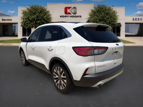 Used 2020 Ford Escape Titanium w/ Titanium Premium Package 2.0 FWD image 3